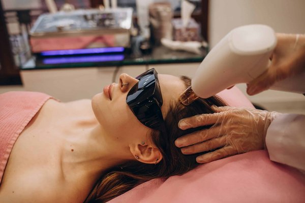 How Can Non-Invasive Brain Stimulation Aid Focus in Competitive Chess Players?